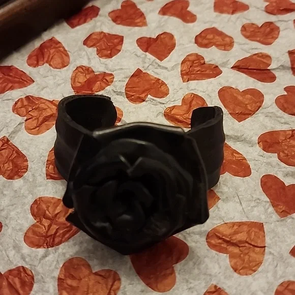 Leather rose cuff bracelet in black, NWOT, unbranded. - Picture 3 of 5